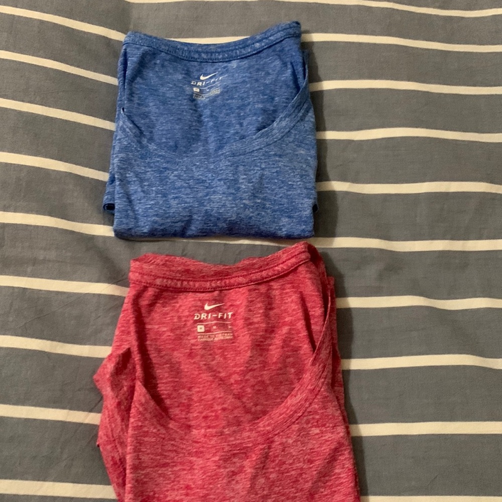 2 Nike Dri Fit Ladies Athletic Tops sz Medium